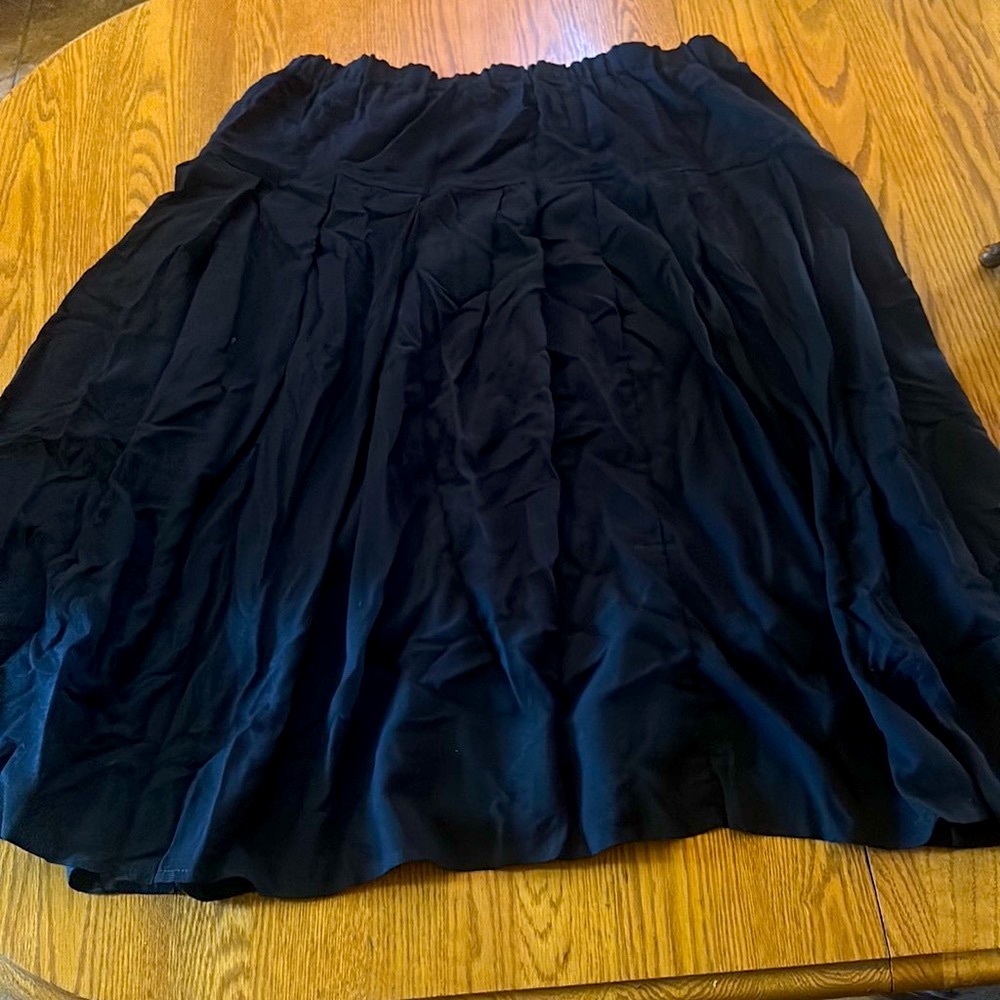 Skirt NEW ladies plus size black Sz 38 length 32”